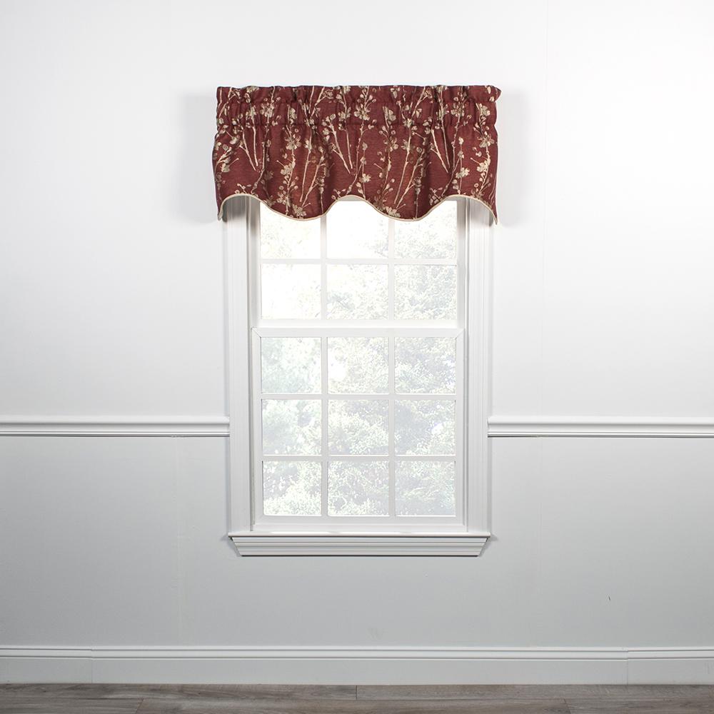 Meadow Lined Scalloped Valance