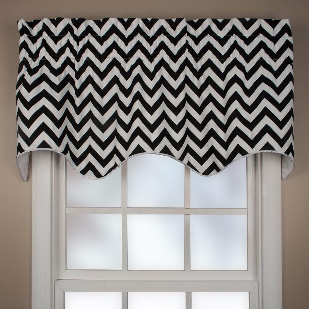 Reston Scalloped Valance